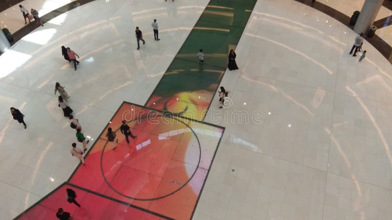 Isisbana på den Dubai gallerian royaltyfri fotografi Isisbana på den Dubai gallerian royaltyfri fotografi