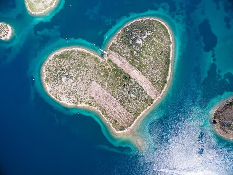 Isla de Galesnjak en la costa adriática de Croacia imágenes de archivo libres de regalías Isla de Galesnjak en la costa adriática de Croacia imágenes de archivo libres de regalías