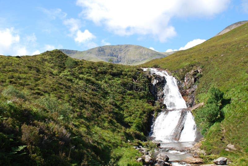 Isla de la cascada del skye imágenes de archivo libres de regalías Isla de la cascada del skye imágenes de archivo libres de regalías
