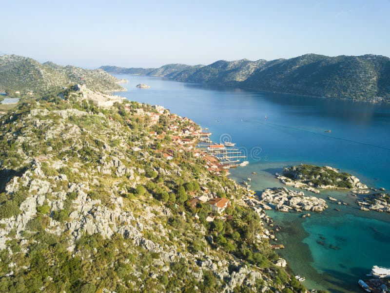 Isla Turquía de Kekova del pueblo de Kalekoy de la visión aérea fotos de archivo Isla Turquía de Kekova del pueblo de Kalekoy de la visión aérea fotos de archivo