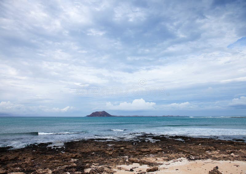 Islads amarillo, pequeña isla Isla de Lobos imágenes de archivo libres de regalías Islads amarillo, pequeña isla Isla de Lobos imágenes de archivo libres de regalías