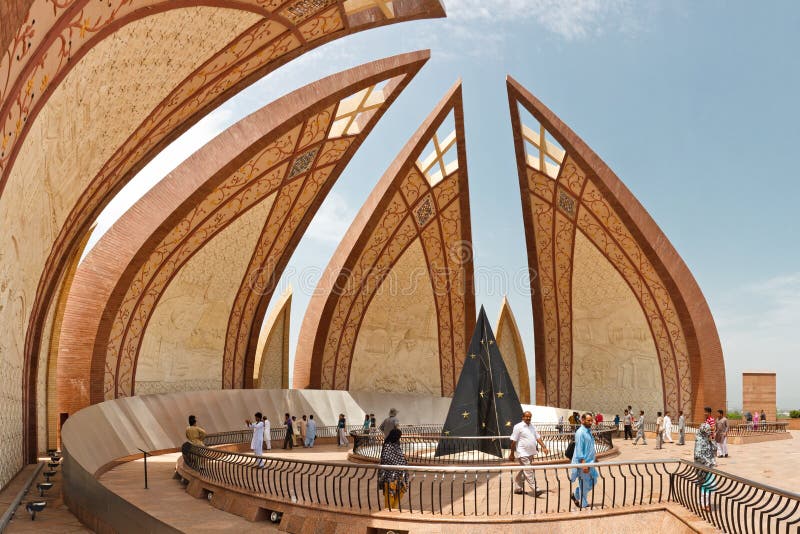 Touristes au monument du Pakistan, Islamabad