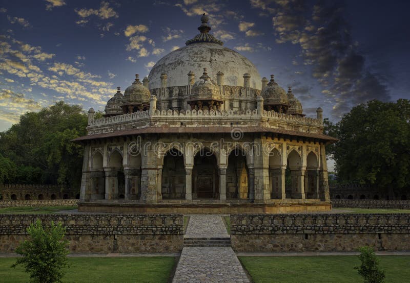 Islamic Architecture Tomb in Lodhi Garden Against Dramatic Sunset Located  in New Delhi, India Stock Photo - Image of india, famous: 188081474