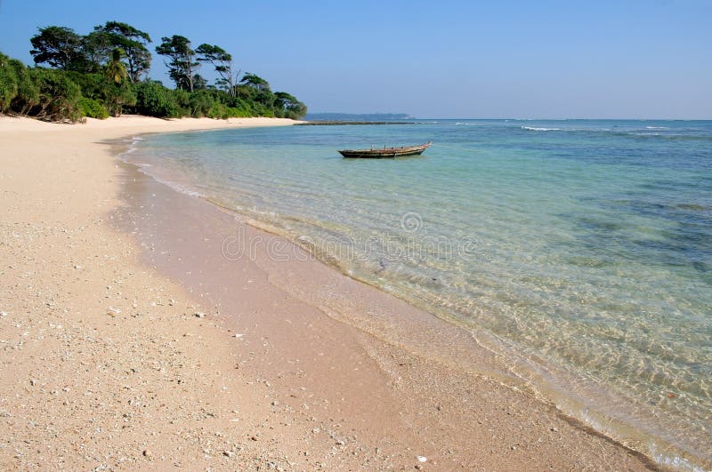 Island Serenity stock image. Image of boat, archipelago 25294717