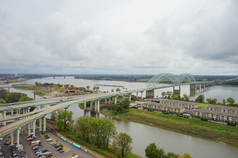 Grande Isola in Fiume Mississippi Fotografia Stock Immagine di