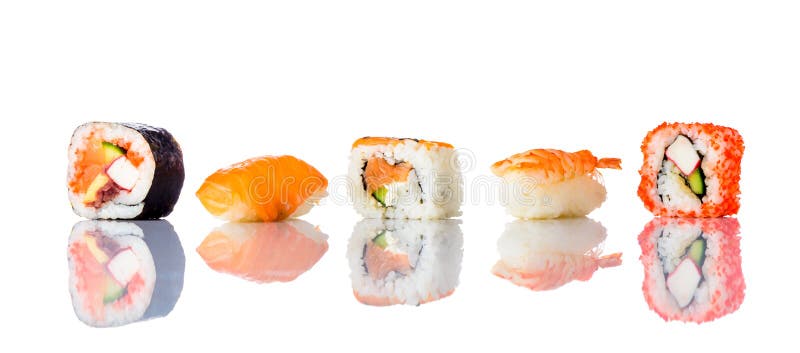isolerad bakgrund rullar sushiwhite royaltyfri foto isolerad bakgrund rullar sushiwhite royaltyfri foto