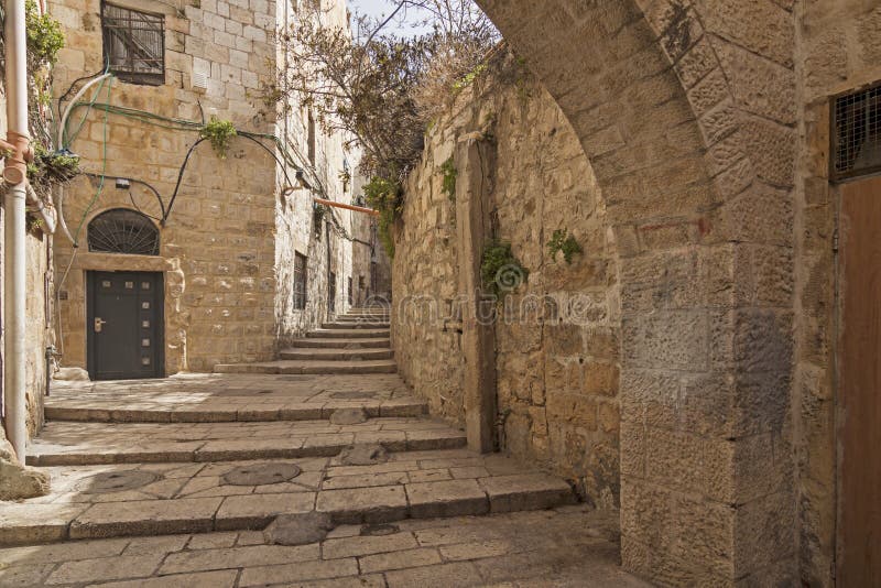 Israël - Jeruzalem - Oud stad verborgen gang, trap en AR stock afbeeldingen Israël - Jeruzalem - Oud stad verborgen gang, trap en AR stock afbeeldingen