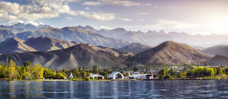 Issyk Kula jeziora panorama zdjęcie royalty free Issyk Kula jeziora panorama zdjęcie royalty free