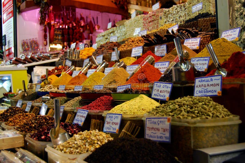 Tè, Spezie e dolci al Bazar Egiziano di Istanbul.