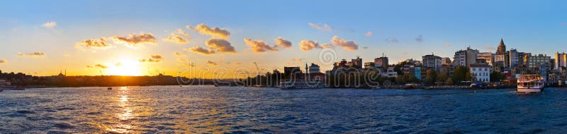 Istanbul panoramasolnedg&aring;ng