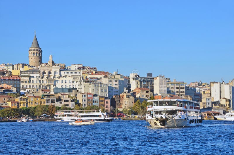 Istanbul, Turquie, octobre, 19, 2013 Croisières de Bosphorus photo stock Istanbul, Turquie, octobre, 19, 2013 Croisières de Bosphorus photo stock