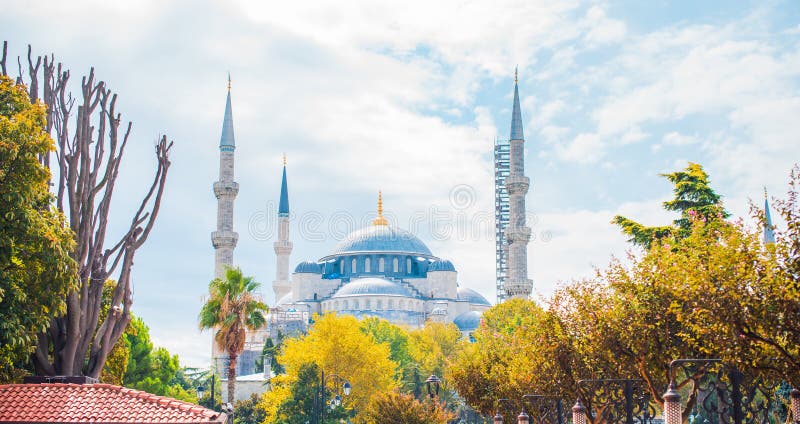 Istanbul показывает время путешествия по городу стоковые фотографии rf