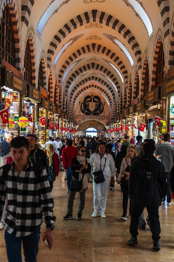 Istanbul ‘s Egyptian Spice Bazaar Mısır Çarşısı. Extremely Long