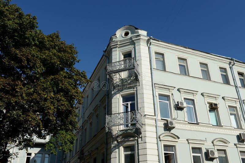 Istituto degli studi orientali sull'accademia delle scienze russa Precedente condominio A n Pribylova sulla via di Rozhdestvenka fotografia stock Istituto degli studi orientali sull'accademia delle scienze russa Precedente condominio A n Pribylova sulla via di Rozhdestvenka fotografia stock