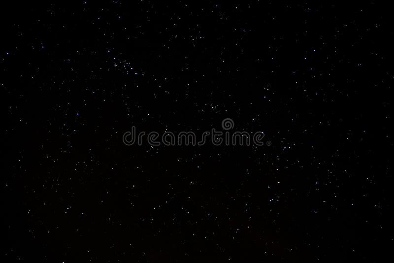 Istny nocne niebo z gwiazdami