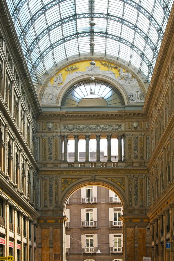 Italiaanse stad Napels, Galleria Umberto royalty-vrije stock foto's Italiaanse stad Napels, Galleria Umberto royalty-vrije stock foto's
