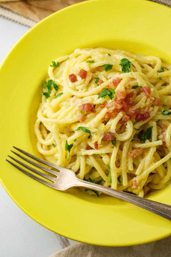 Italian Spaghetti Alla Carbonara Stock Photo - Image of creamy, eating ...