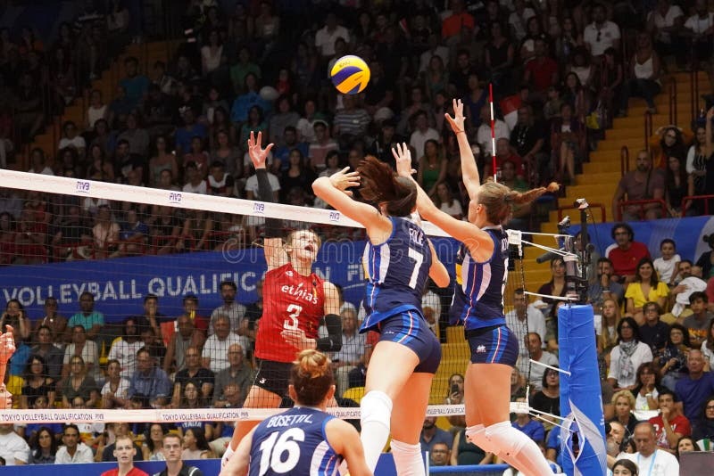 Italian Volleyball National Team Editorial Stock Image - Image of folie ...
