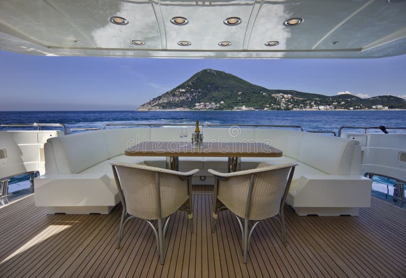 Italien, S.Felice Circeo (Rom), Luxuxyacht lizenzfreies stockbild Italien, S.Felice Circeo (Rom), Luxuxyacht lizenzfreies stockbild