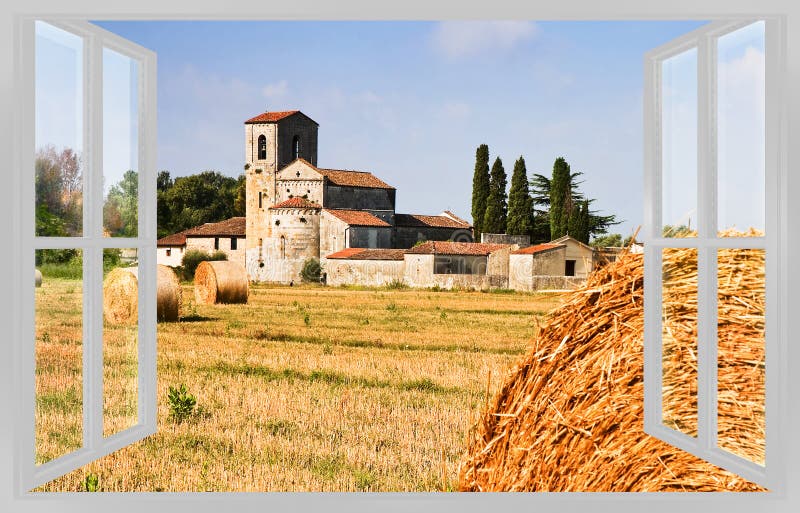 Italienisch-romanische Kirchenansicht vom Fenster - Konzeptbild stockbild