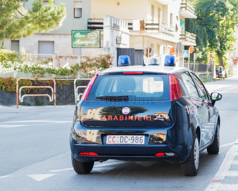 Italiensk polissäkerhetsbil fotografering för bildbyråer Italiensk polissäkerhetsbil fotografering för bildbyråer