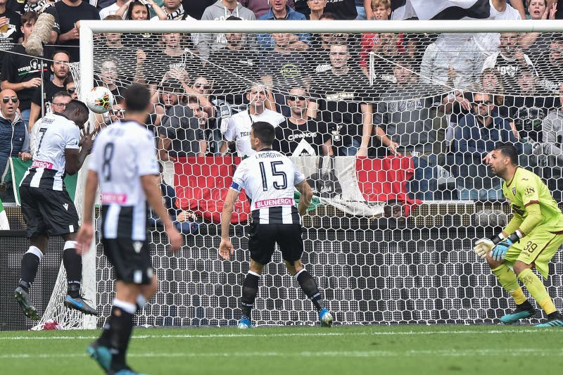 Torino Fc Vs Udinese Calcio Redaktionell Arkivbild Bild av skjorta