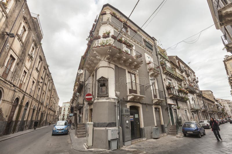 Italienska historiska byggnader, historisk mitt Catania, Sicilien italy royaltyfri foto