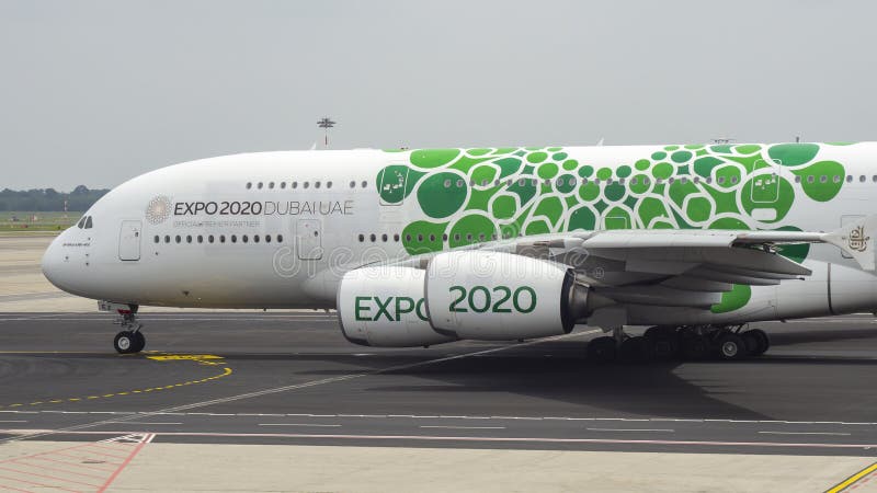 italy milano Malpensa internationell flygplats Flygbuss A380 p? terminalen E ExpoDubai UAE livré 2020 arkivfoton italy milano Malpensa internationell flygplats Flygbuss A380 p? terminalen E ExpoDubai UAE livré 2020 arkivfoton