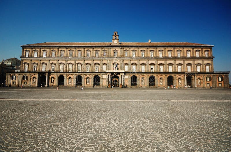Italy naples slottkunglig person royaltyfria foton
