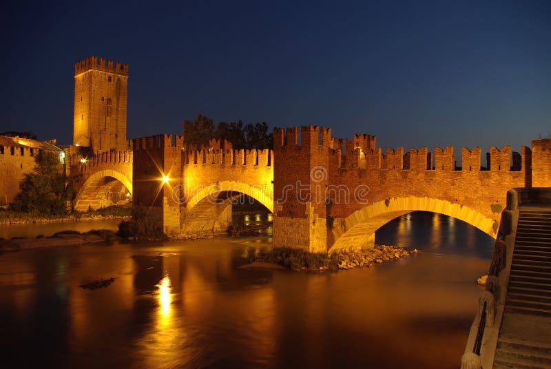 italy natt verona fotografering för bildbyråer italy natt verona fotografering för bildbyråer