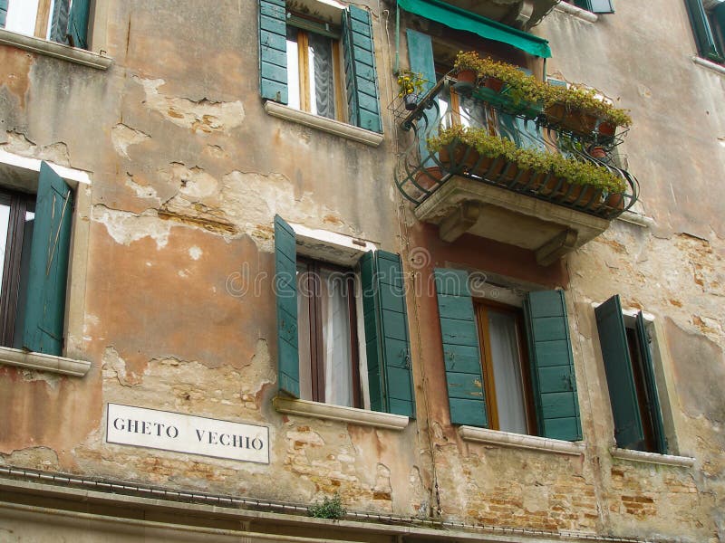 Italy, Venice, Gheto Vechio, old ghetto, Jewish quarter apartment with balcony