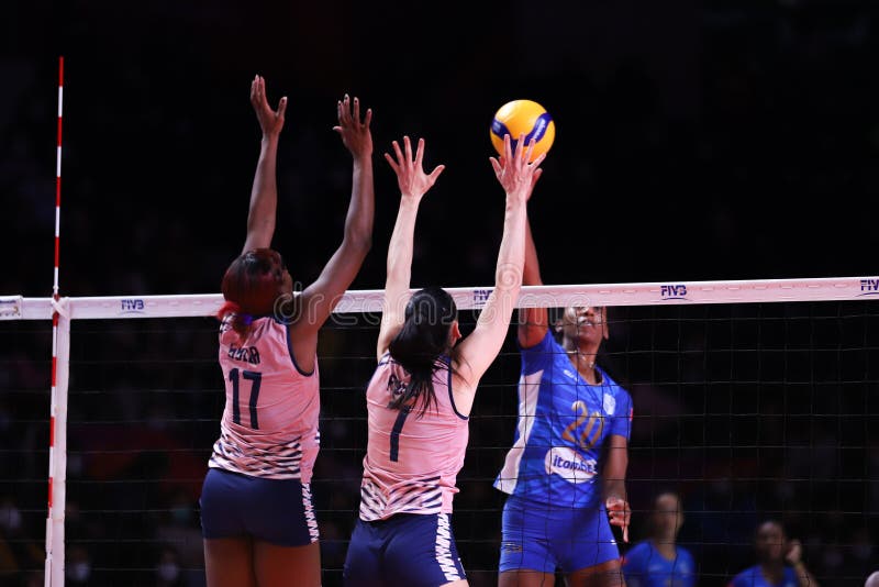 Campeonato Mundial De Vôlei Imoco Volley Conegliano Vs Gerdau Minas Fivb  Foto de Stock Editorial - Imagem de equipe, atleta: 288161348