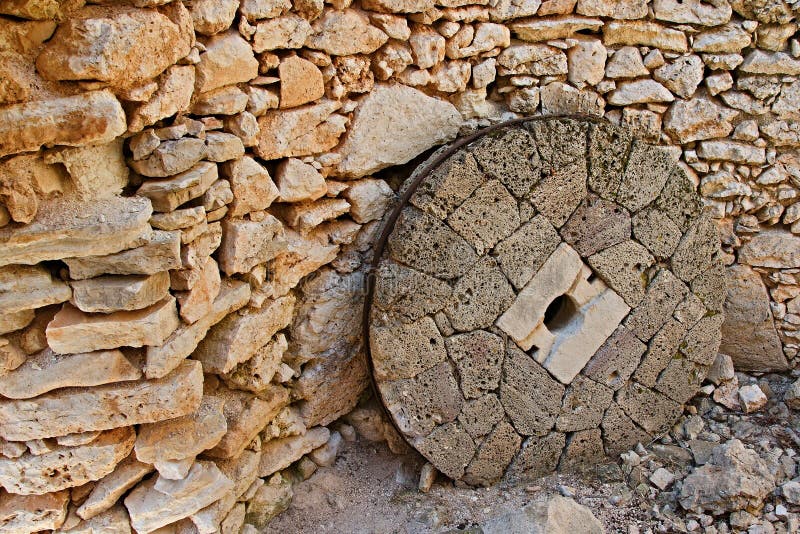 Ithaki-vieille meule de la Grèce, île dans un moulin dans Frikes image stock Ithaki-vieille meule de la Grèce, île dans un moulin dans Frikes image stock