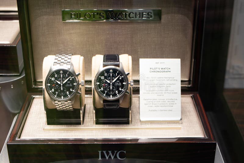 Iwc - Horlogewinkel Met Fashionable Mechanische Redactionele Fotografie - of beroemd, ontwerp: 175648197