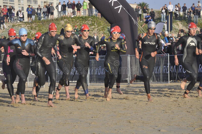 Izuzi ironman 70 3 wereldkampioenschap in Zuid-Afrika Deze gebeurtenis was sponsor door Izuzi bij koningenstrand in Port Elizabet stock afbeeldingen Izuzi ironman 70 3 wereldkampioenschap in Zuid-Afrika Deze gebeurtenis was sponsor door Izuzi bij koningenstrand in Port Elizabet stock afbeeldingen
