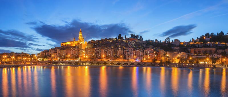 Jachthafen von Menton, Frankreich lizenzfreies stockbild Jachthafen von Menton, Frankreich lizenzfreies stockbild