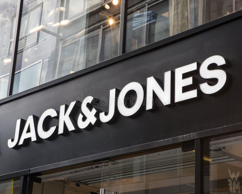 Blind Componeren Wegversperring Jack & Jones Store editorial stock photo. Image of brand - 174868628