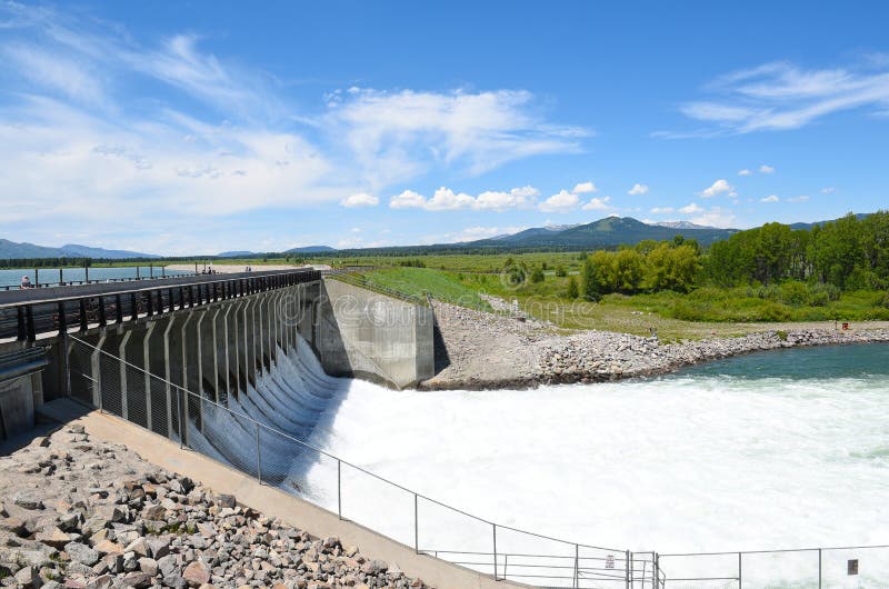 Jackson Lake Dam foto de archivo editorial. Imagen de paisaje 95822893