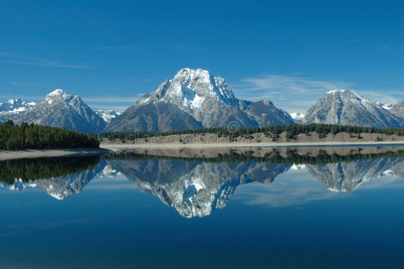 jackson lakereflexion royaltyfria bilder jackson lakereflexion royaltyfria bilder
