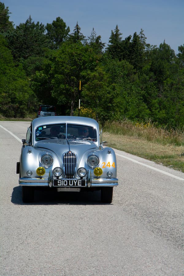 JAGUAR XK140 FHC 1956 editorial stock image. Image of gorgeous - 272693779