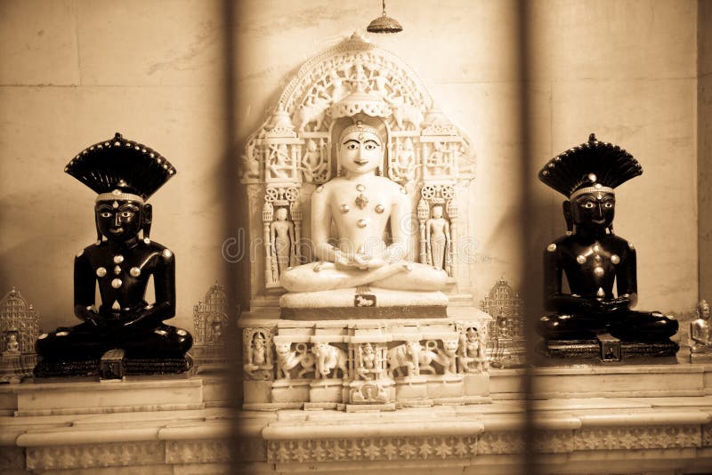 Jain idols