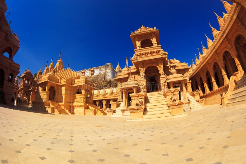 Jain świątynie w Palitana zdjęcie royalty free Jain świątynie w Palitana zdjęcie royalty free