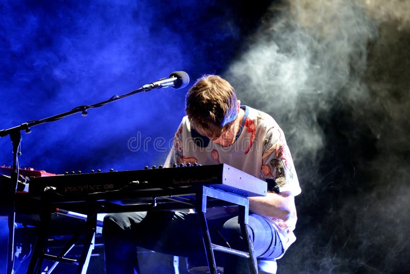 James Blake (producteur et chanteur de musique électronique) exécute au bruit 2015 de Primavera images libres de droits James Blake (producteur et chanteur de musique électronique) exécute au bruit 2015 de Primavera images libres de droits