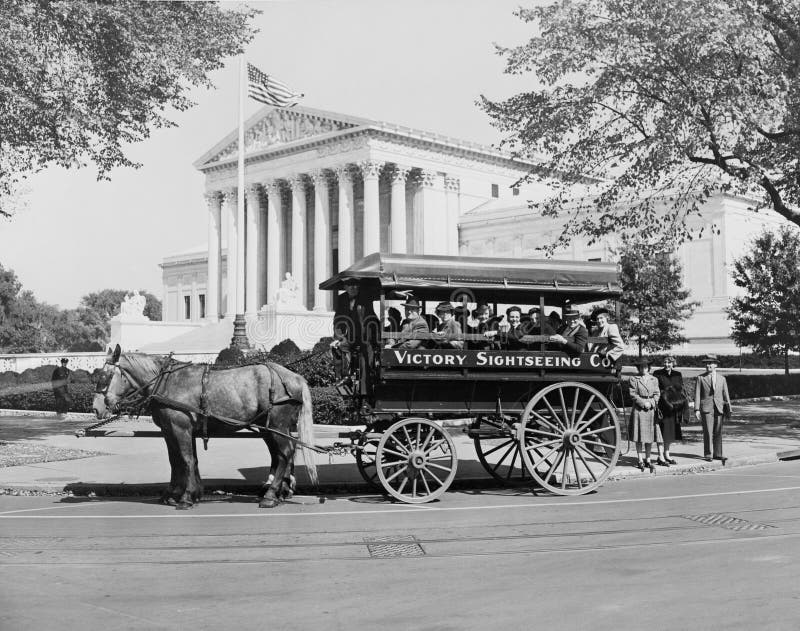 James J Tolleranza, guida facente un giro turistico a Washington D C dal 1897, circa 1942 (tutte le persone rappresentate non son