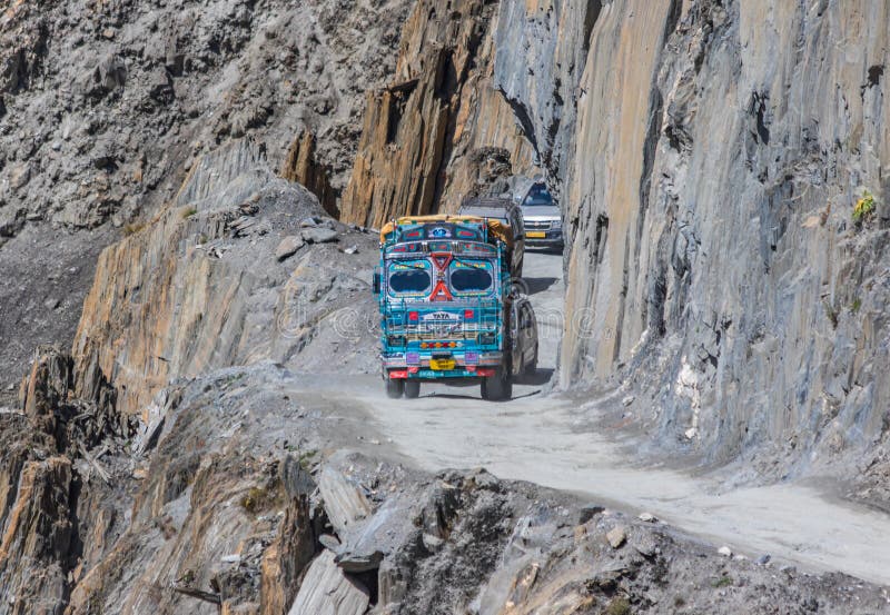 Jammu, Cachemira y Ladakh - entre los altos picos y los caminos peligrosos