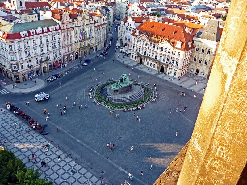 Jan Hus Memorial, praça da cidade velha, Praga imagens de stock Jan Hus Memorial, praça da cidade velha, Praga imagens de stock
