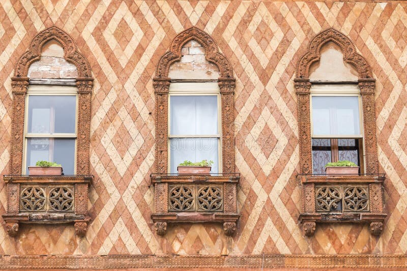 Janela velha do vintage em Veneza foto de stock royalty free
