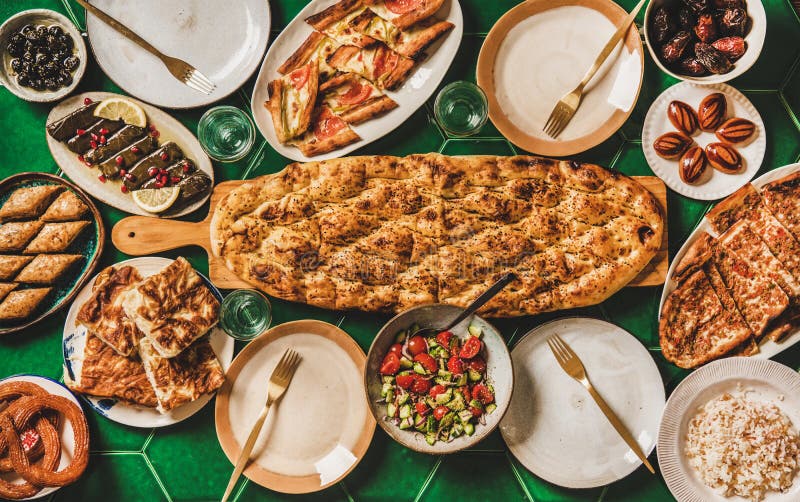 Janta De Peixe Muçulmano Ramadã Com Comida Típica Turca Copia Espaço