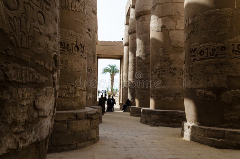 Januari 2016: Forntida fördärvar av den Karnak templet, Luxor, Egypten royaltyfri fotografi Januari 2016: Forntida fördärvar av den Karnak templet, Luxor, Egypten royaltyfri fotografi