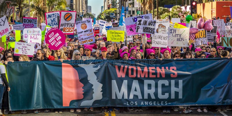 JANUARI 21, 2017, LOS ANGELES, CA 750.000 deltar i kvinnors mars, aktivister som protesterar Donald J Trumf i den största natione
